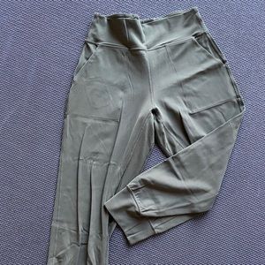 Lululemon align crop